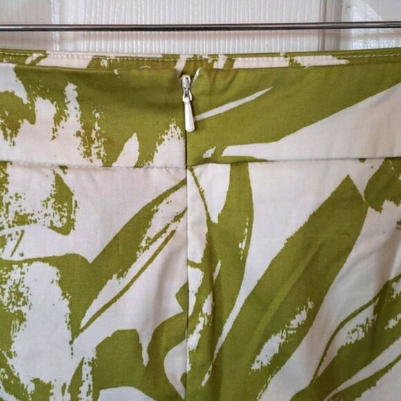 NEW YORK & COMPANY Tropical Skirt Chartreuse Green White Palm Leaves - Picture 7 of 8
